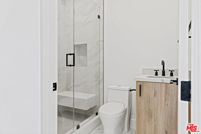 Building Photo - 10919 Hesby St