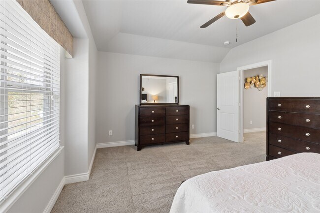 Building Photo - 9018 Meacom Dr