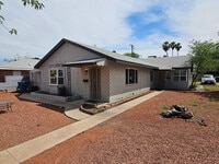 Building Photo - 2141 E Osborn Rd