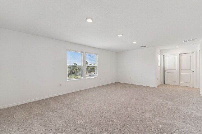 Building Photo - Spacious 5 Bedroom with 3 Baths + Bonus & 2,673 Sq Ft of Comfort in Edgewater, FL!