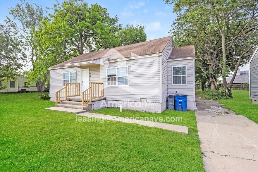 Building Photo - 536 E Ute St