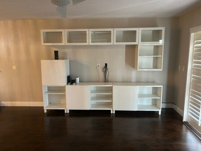 Building Photo - Luxury living with an Intracoastal view and direct access to dock, marina and lift