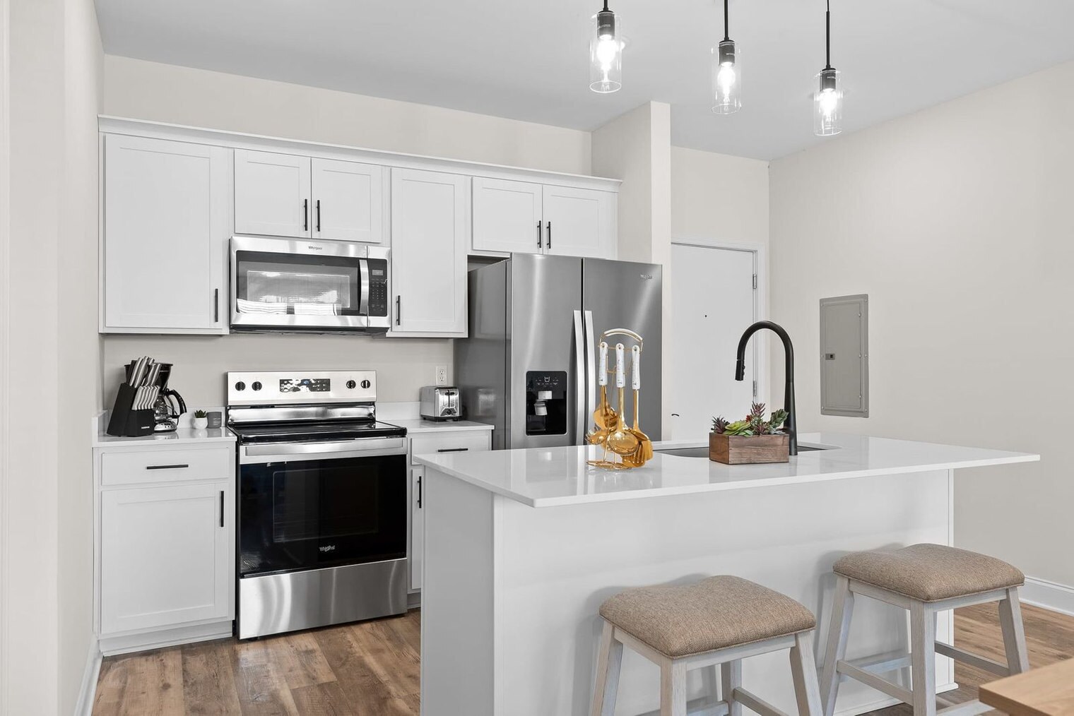 Building Photo - 2318 E Main St