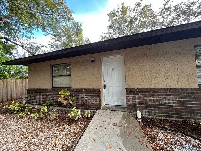 Primary Photo - 1017 Caroline Ave