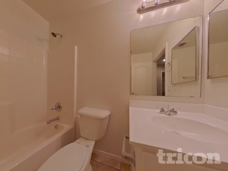 Building Photo - 24832 W Kowalsky Ln