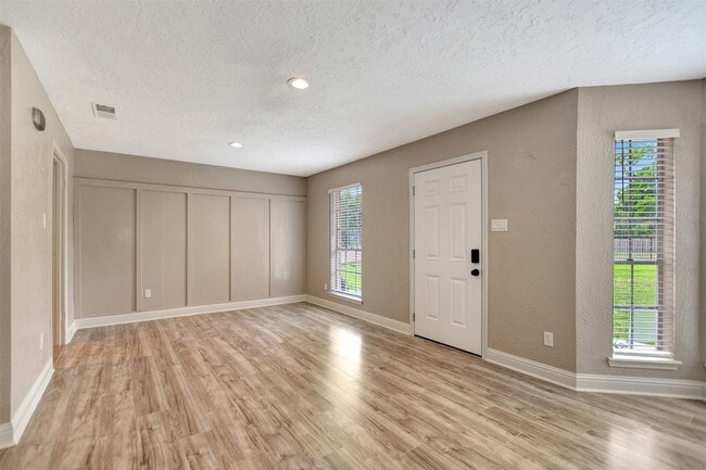 Building Photo - 3826 Willow Springs Ln