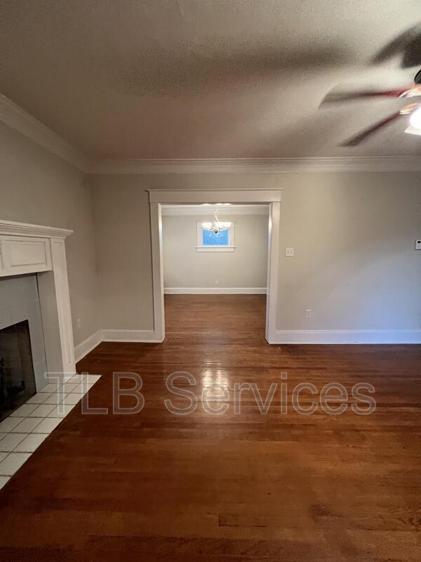 Building Photo - 519 School St