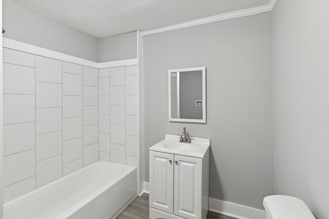 Building Photo - Huge Downtown 3BR (potential 4th)/2BA House For Rent