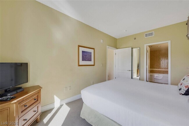 Building Photo - 30 Strada Di Villaggio