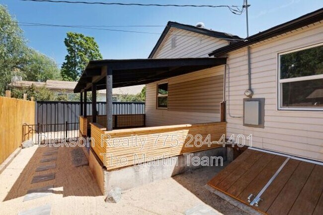 Building Photo - 309 4th St