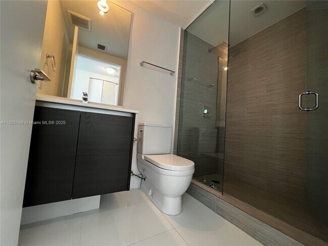 Building Photo - 300 Sunny Isles Blvd