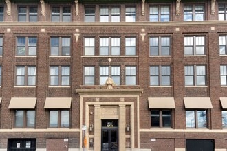 Building Photo - 1bd/1ba Loft in the River Market!!