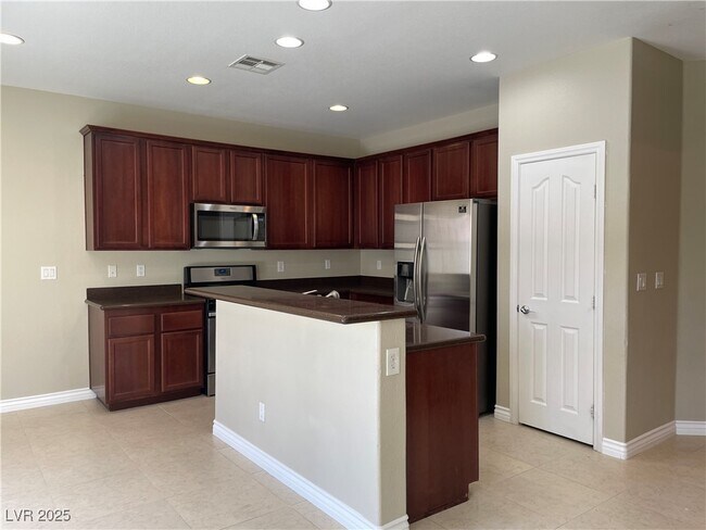 Building Photo - 9796 Bedstraw St