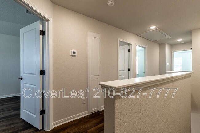 Building Photo - 10351 Lynwood Crk