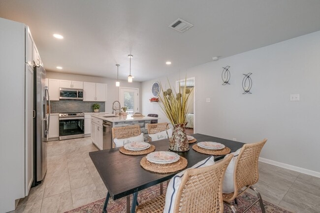 Building Photo - 25110 Orchard Acres