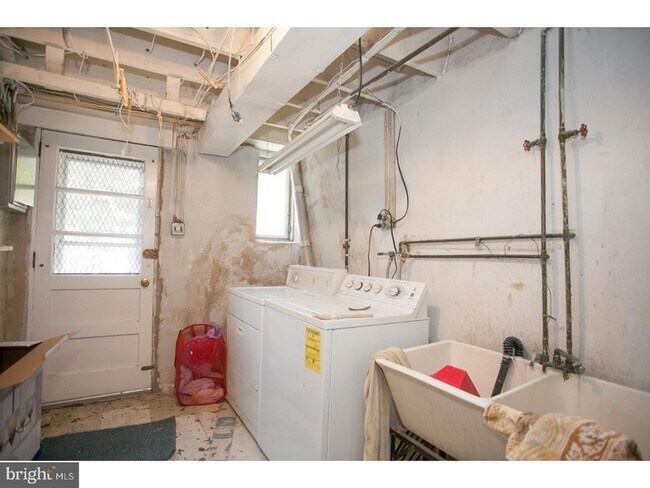 Building Photo - 176 Juniper Rd