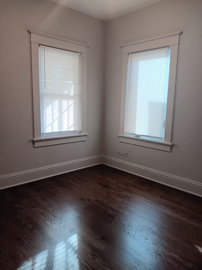 Building Photo - Beautiful Benson Three Bedroom!