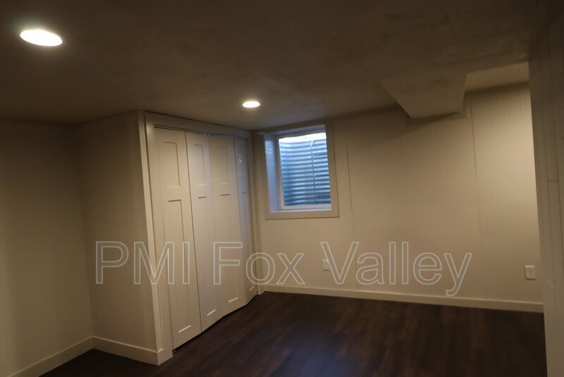 Building Photo - 800 N Hawthorne Dr