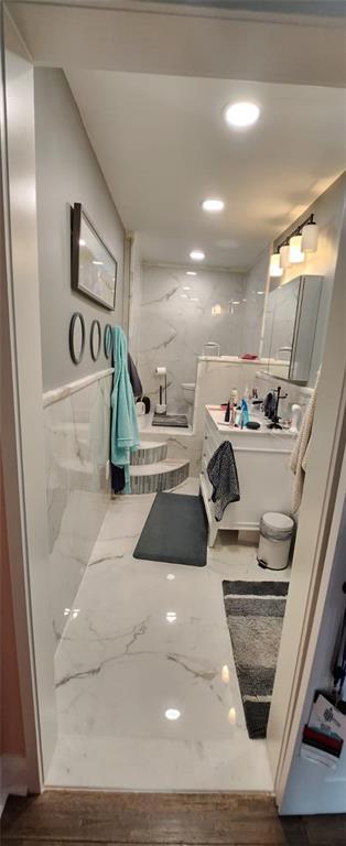 Building Photo - 5583 Julian Pl