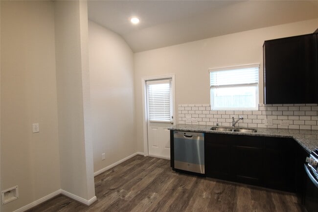 Building Photo - 24010 Farmstead Dr