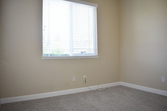 Building Photo - 2312 Petruchio Way