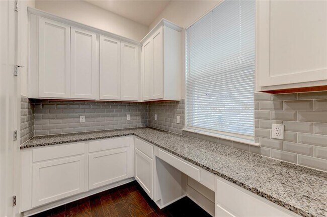 Building Photo - 1531 N Red Bud Ln
