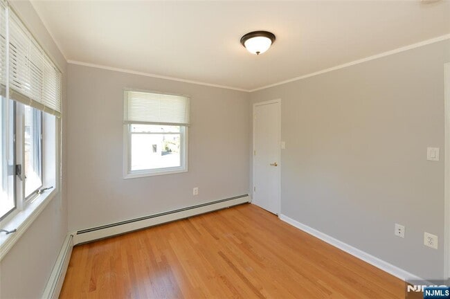 Building Photo - 142 Grand 2