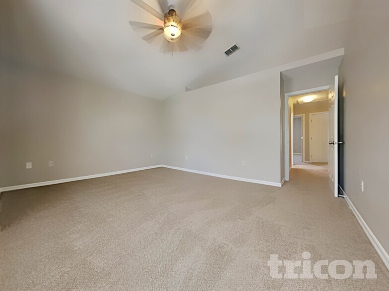 Building Photo - 11724 Ivy Flower Loop