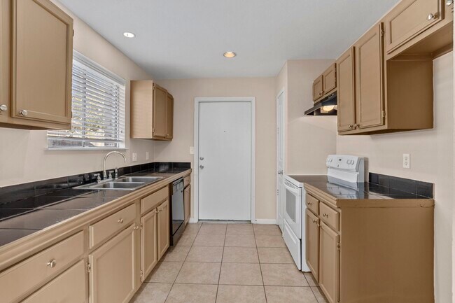 Building Photo - 2127 Union Mill Rd