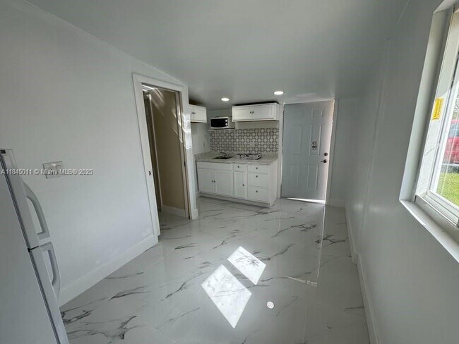 Building Photo - 27020 SW 144th Ave