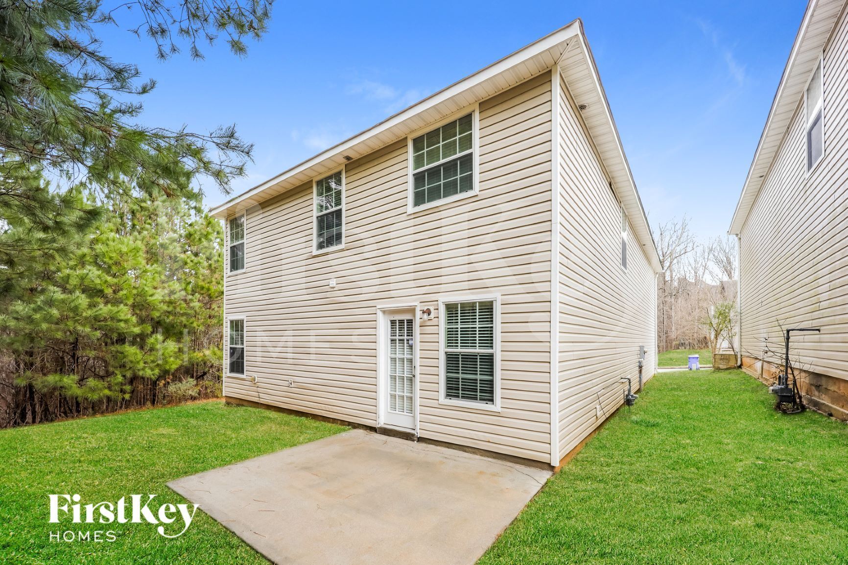 Building Photo - 5440 Bluegrass Dr