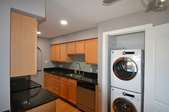 Building Photo - 17528 71st Ave