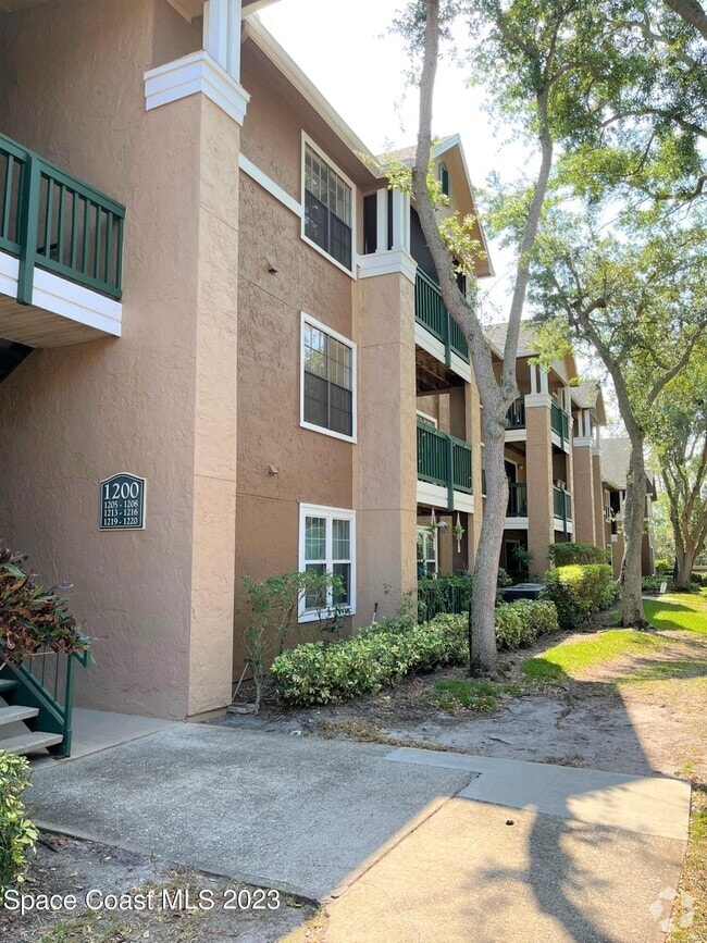 Building Photo - 7667 N Wickham Rd