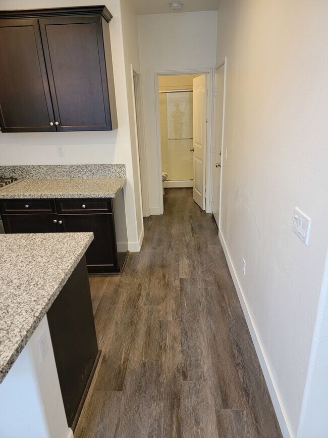 Building Photo - Georgous 4-bedroom, 3-bath detached condo ...