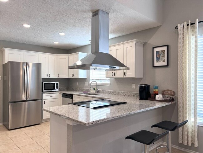 Building Photo - 1007 Killarney Ave