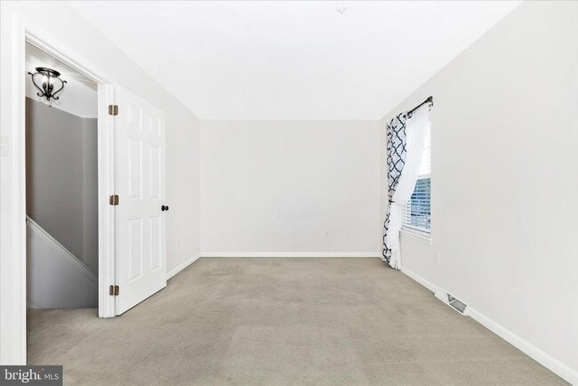 Building Photo - 5621 Queen Anne Ct