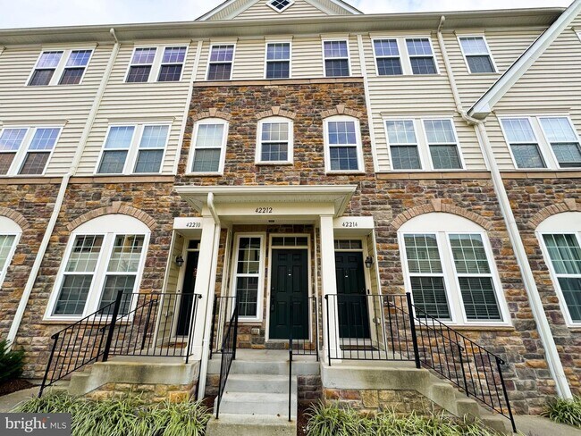 Building Photo - 42212 Water Iris Terrace