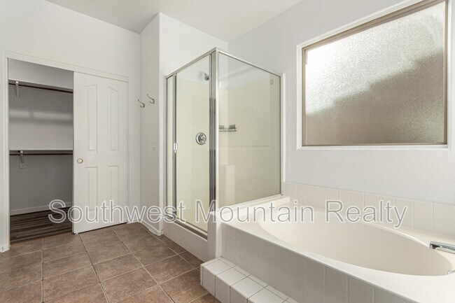 Building Photo - 21486 Via Del Oro