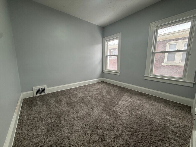 Building Photo - 2174 Oakdale Rd