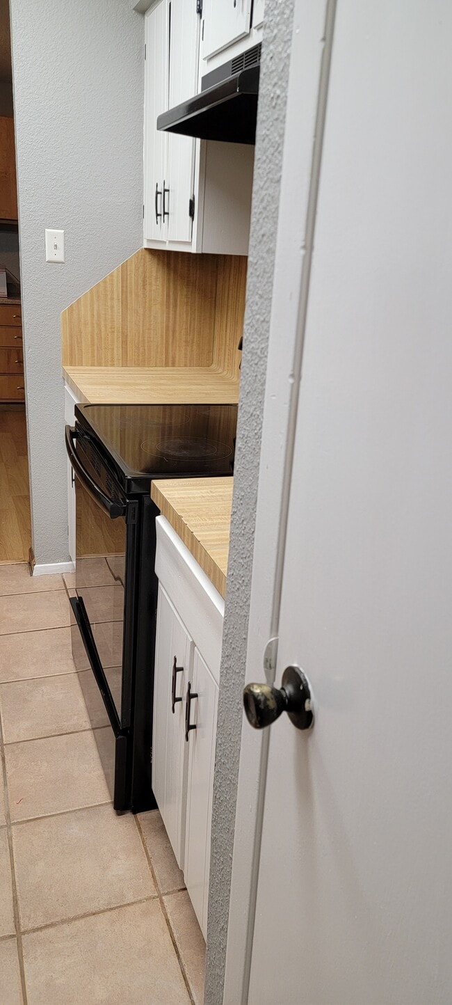 Pantry - 14515 Wunderlich Dr