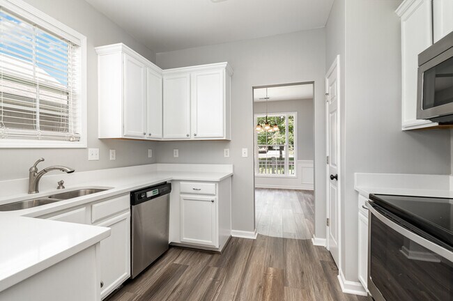 Building Photo - 251 Tradition Way