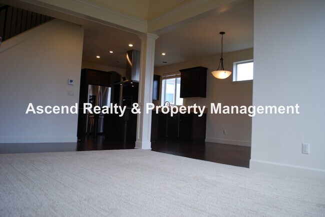 Building Photo - Bethany 4 Bed + Bonus Next to Springville Gourmet Kitchen Bed & Full Bath on Main