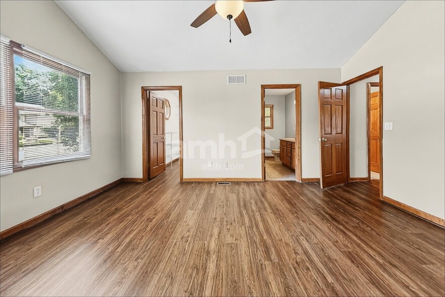 Building Photo - 1430 Belvo Estates Dr