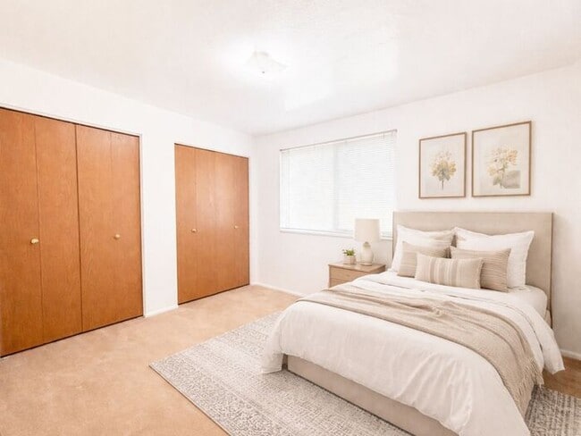 Building Photo - Cozy 2BR 1BA Home w/ Fireplace + 1 Car Garage + Fenced Yard in Sugar House