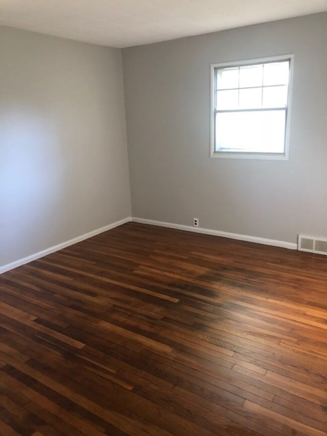 Building Photo - Newly renovated 2 Bedroom country home!