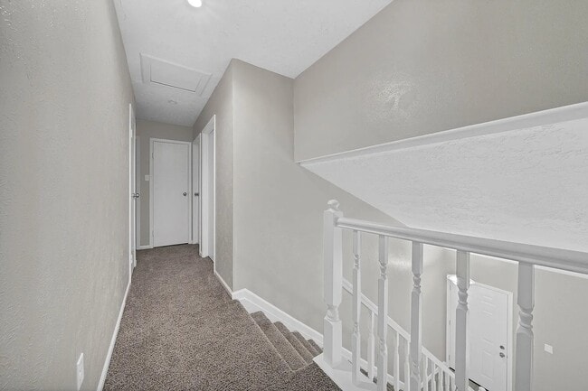 Building Photo - 1211 Sand Stone Dr