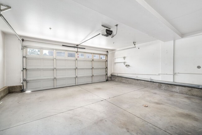 Building Photo - **7543 W Liberty Pkway #655 Fontana** Beau...