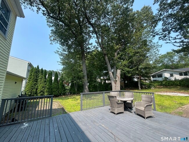 Building Photo - 14 Normandy Dr