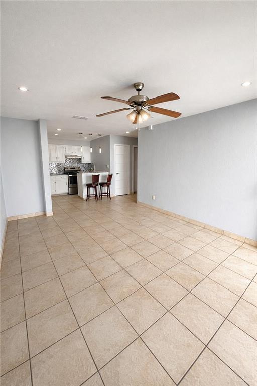 Building Photo - 10 Campeche Dr