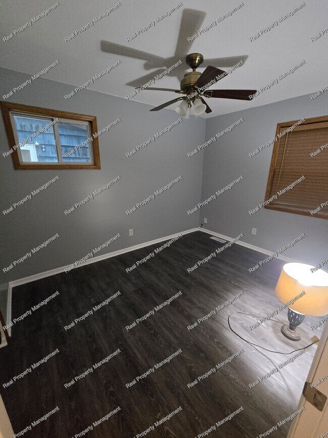 Building Photo - Three Bedroom Ranch